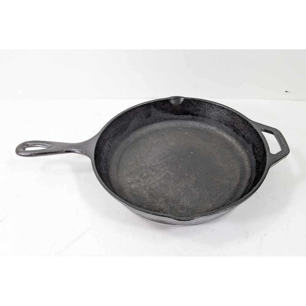 Vintage LODGE 8SK Cast Iron Skillet 10 3/8" Frying Pan Double Hand Pour USA